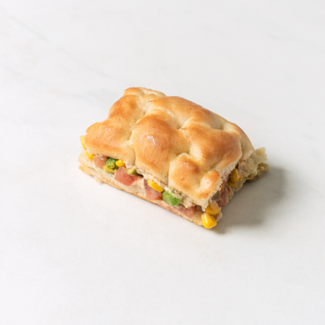 Focaccia de Hummus y Aguacate